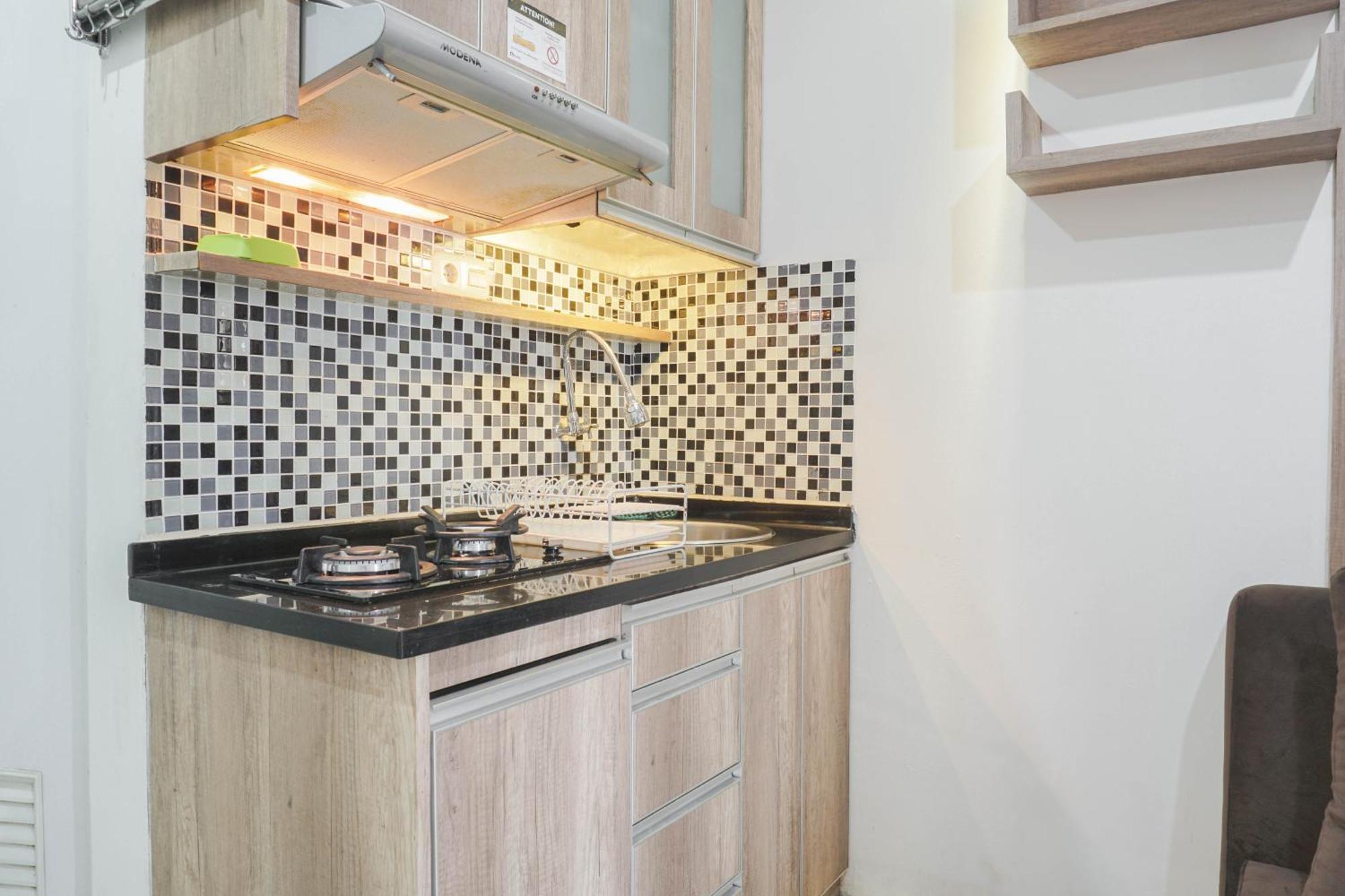 Cozy At 2br Pramuka Near Shopping Center By Travelio Apartemen Jakarta