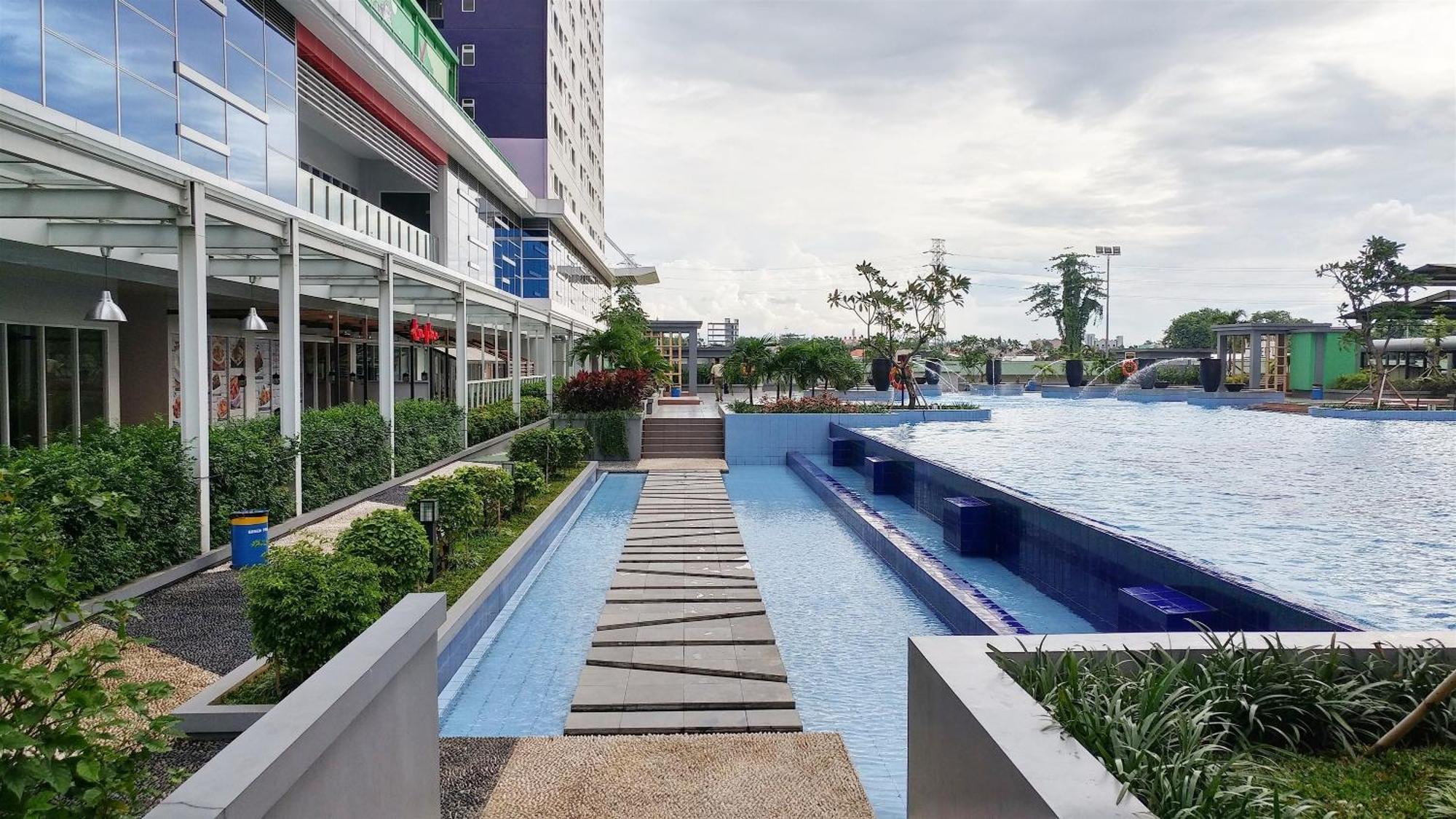 Cozy At 2br Pramuka Near Shopping Center By Travelio Apartemen *